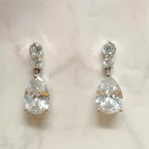 AP619 ARETES PLATA GOTA CON CIRC